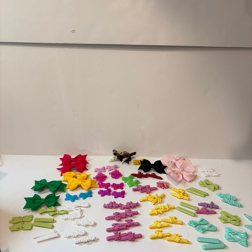 Vintage 90s Hair Accessory Lot Plastic Barrettes Animal Clips Fabric Bows 60pc
